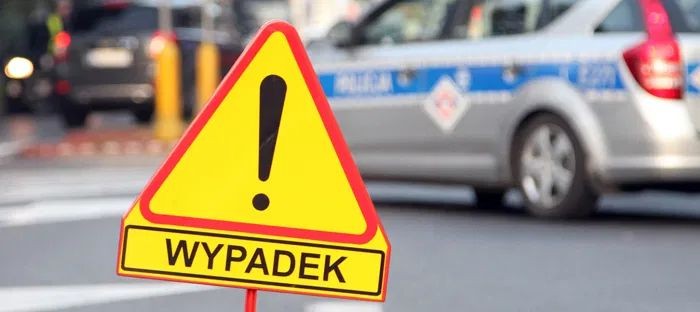 Wypadek drogowy w Solnicy – weekendowy raport nowodworskich służb&#8230;