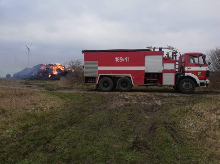 Strażacy opanowali pożar w Dębinie.