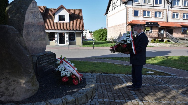 Włodarze Nowego Dworu Gdańskiego upamiętnili poległych w II wojnie&#8230;