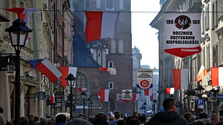 Starostwo Powiatowe w Malborku zachęca do zaśpiewania Mazurka Dąbrowskiego&#8230;