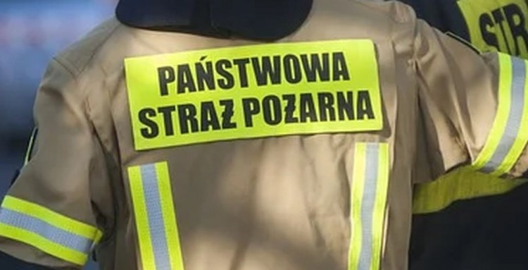 Dachowanie osobówki w Sztumskiej Wsi – raport sztumskich służb mundurowych.