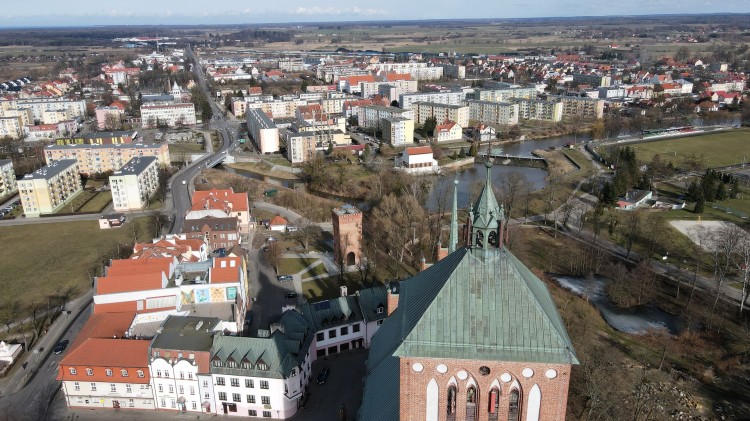 120 metrów nad Braniewem. Pierwsza stolica Warmii z lotu ptaka. 