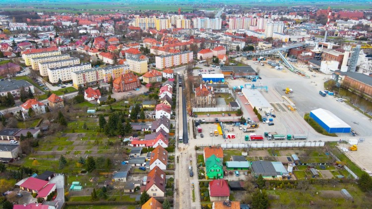 Malbork. Na Chrobrego kładą asfalt. Zobacz nagranie z naszego drona.