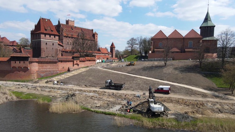 Malbork. Budowa bulwaru i kamienic nad Nogatem. Zobacz najnowsze nagranie&#8230;