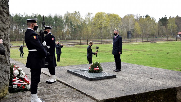 Nowy Dwór Gdański. Obchody 76. rocznicy wyzwolenia KL Stutthof.