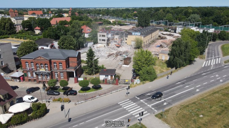 Malbork. Wyburzanie dawnego Pemalu. Zobacz wideo z drona