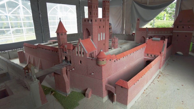 Nowa miniatura zamku krzyżackiego w Malborku – zobacz, jak powstaje.&#8230;