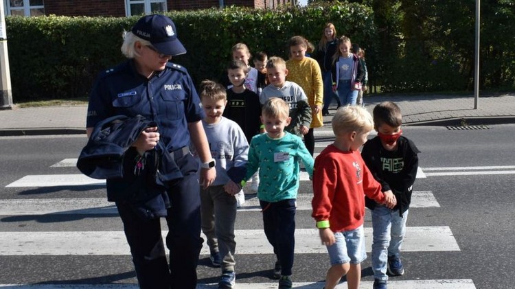 Malbork. Bezpieczna droga do szkoły – policyjna akcja dla najmłodszych.