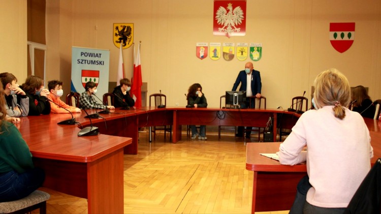 Sztum. Co wiesz o samorządzie? - lekcja obywatelska ze starostą.