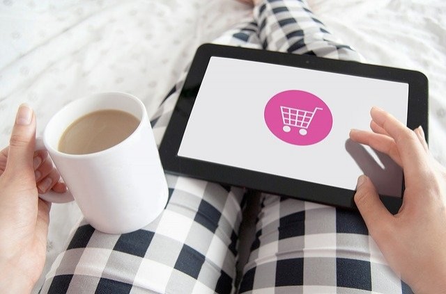 Zakupy online - poznaj zalety, jakie posiadają zakupy z dostawą do domu