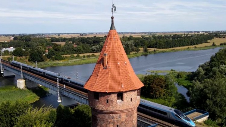 Malbork. Poznajmy laureatów Nagrody Baszty Maślankowej za 2021 rok. 