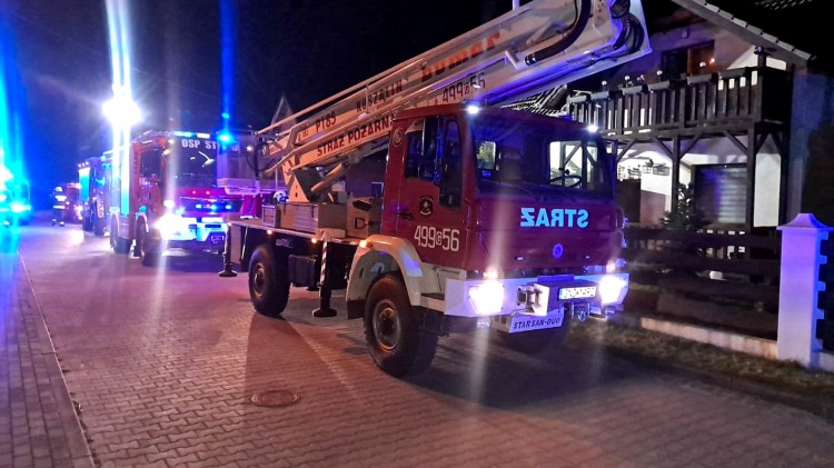 Sztutowo. Pożar budynku mieszkalnego – 3 osoby poszkodowane.