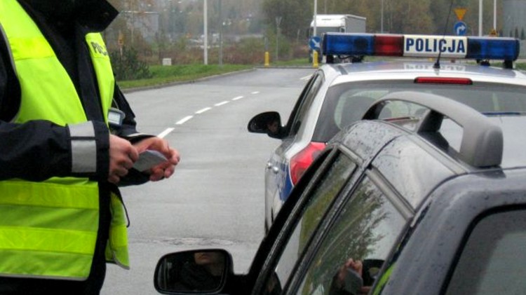 Malbork. Świąteczny weekend – policjanci apelują o rozwagę i ostrożność&#8230;