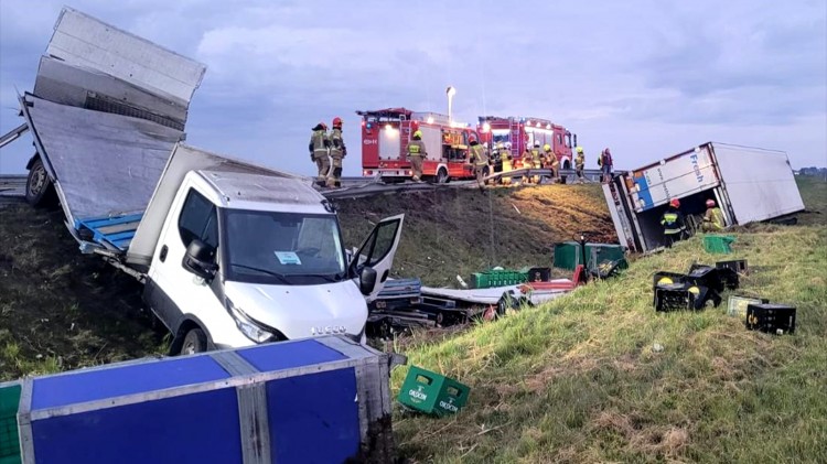 S7. Jedna osoba w szpitalu po zderzeniu dwóch pojazdów.