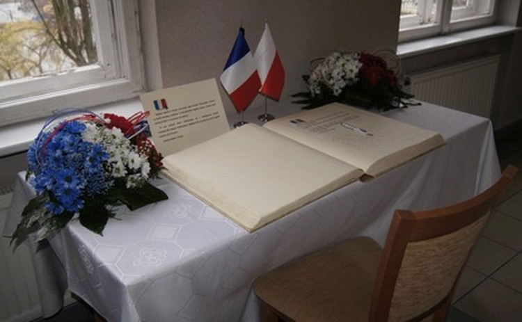 Złóżmy hołd ofiarom terroryzmu w Paryżu. Mieszkańcy Malborka mają&#8230;