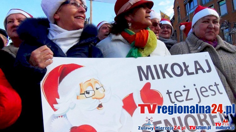 Marsz Seniorów ulicami miasta spod pomnika króla Kazimierza Jagiellończyka&#8230;