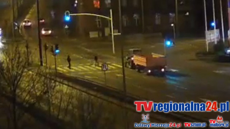 Czerwone światła nie dla nas. Cud, że ciągnik nie jechał szybko...&#8230;