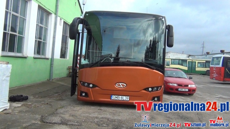 Nowoczesny autobus międzymiastowy Solaris Interurbino Miejskiego Zakładu&#8230;