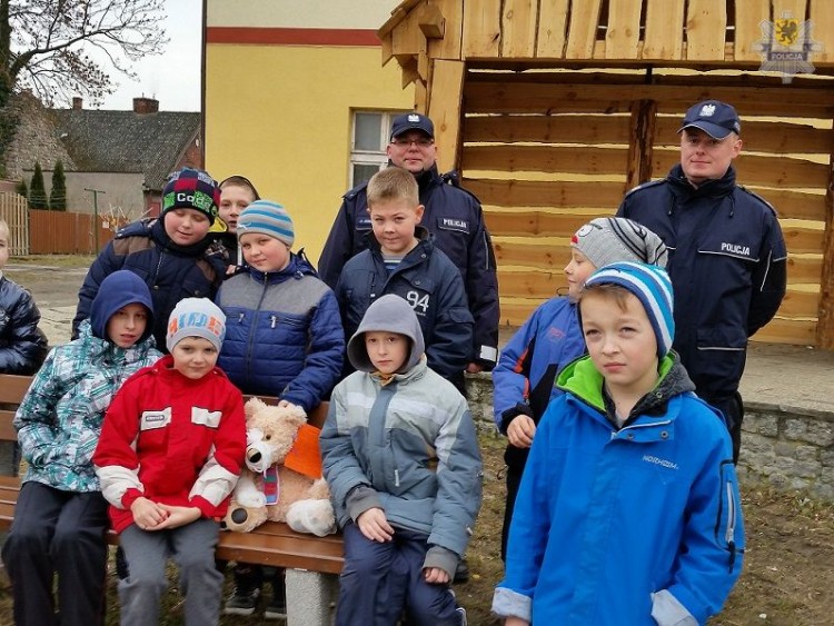 Policjanci z Komisariatu Policji w Nowym Stawie otrzymali podziękowanie&#8230;