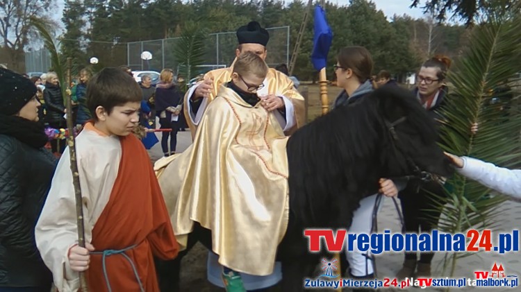 W Niedzielę Palmową procesja z Białej Góry do Piekła. Z kucykiem,&#8230;