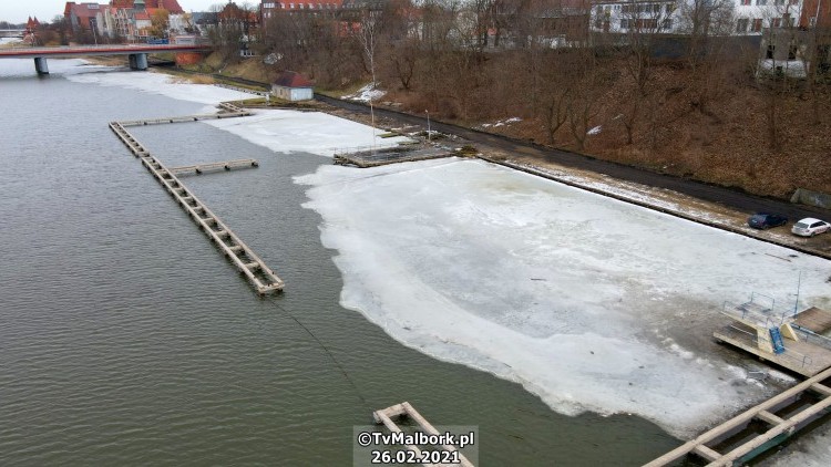 Malbork. Gruntowny remont miejskiego kąpieliska za prawie 600 tys. zł. Zobacz materiał wideo z drona