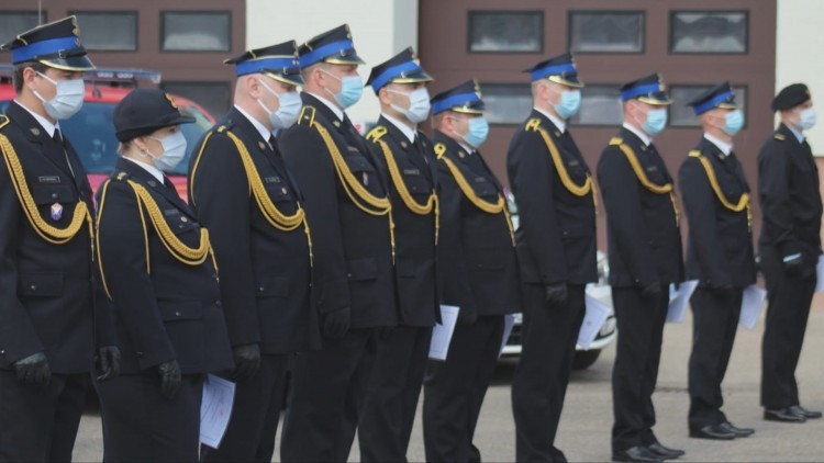Malbork. Awanse i odznaczenia z okazji Dnia Strażaka.