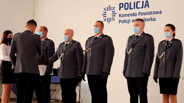 Malbork. Wręczono awanse i wyróżnienia podczas powiatowych obchodów Święta Policji.