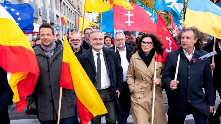 Polski Ład to mega podatek – w środę pod Sejmem protestowali samorządowcy.