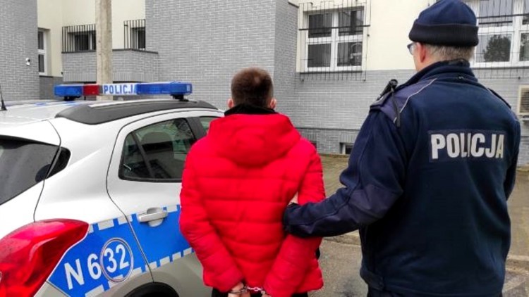 Dzierzgoń. Poszukiwany listem gończym nie uniknie odpowiedzialności karnej.