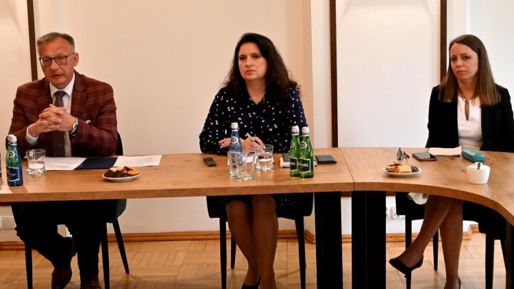 Nowy Dwór Gdański. Kryzys psychologiczny dzieci i młodzieży – jak eliminować zachowania suicydalne?