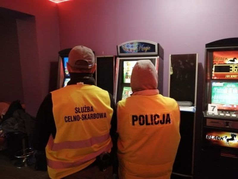 Malbork.  Kolejne nielegalne automaty zarekwirowane przez policję.