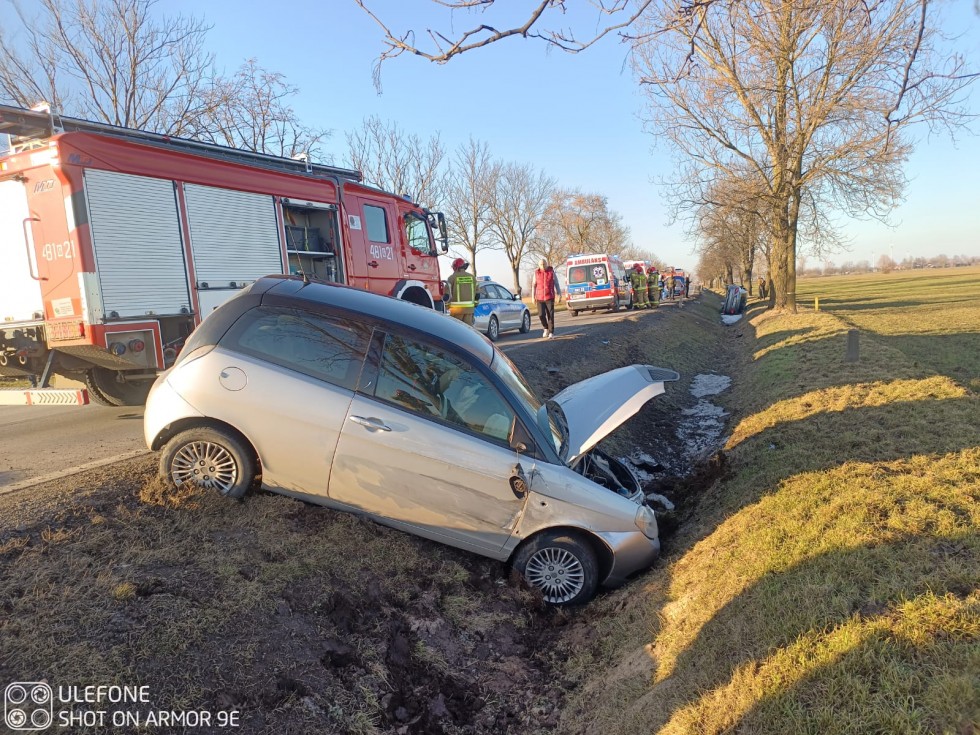 DK55. Poszkodowane w wypadku małe dziecko trafiło do szpitala.