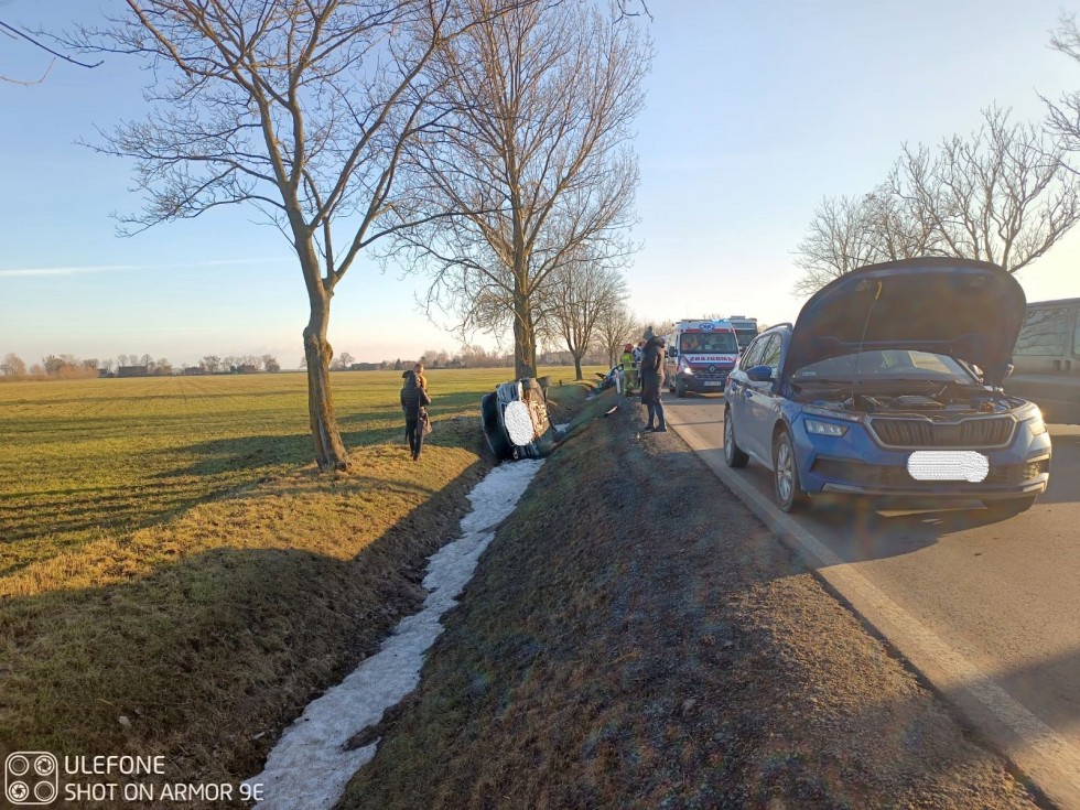 DK55. Poszkodowane w wypadku małe dziecko trafiło do szpitala.
