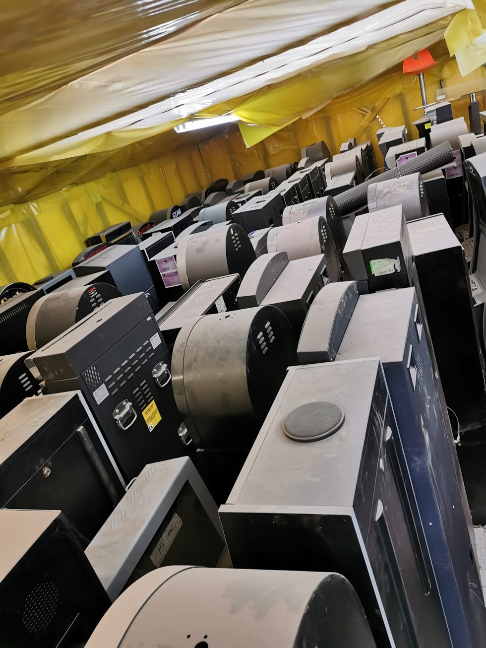 KAS zabezpieczyła nielegalne automaty do gier o wartości ponad 1 mln zł.