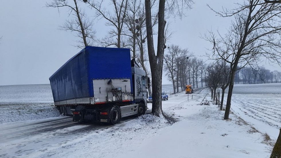 Ciężarówka zablokowała DK55 na kilka godzin - raport sztumskich służb mundurowych.