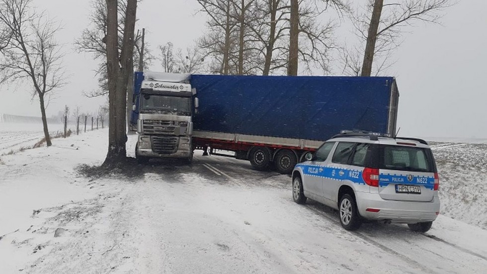 Ciężarówka zablokowała DK55 na kilka godzin - raport sztumskich służb mundurowych.