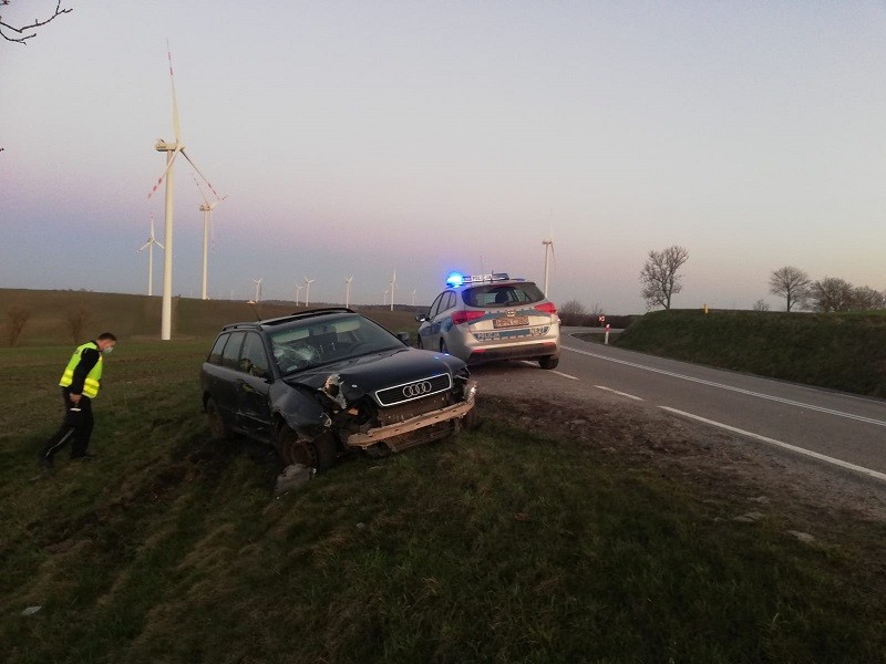 Pijani kierowcy, agresywny pieszy i zderzenie osobówki z motocyklem - raport sztumskich służb mundurowych.