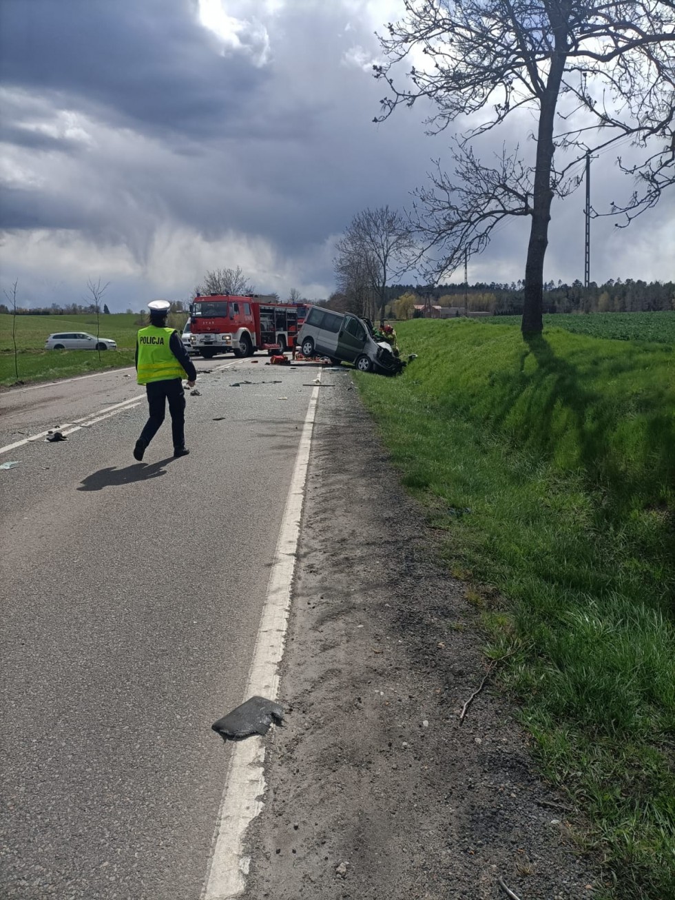 DK55. 3 osoby poszkodowane w wypadku w Koniecwałdzie.