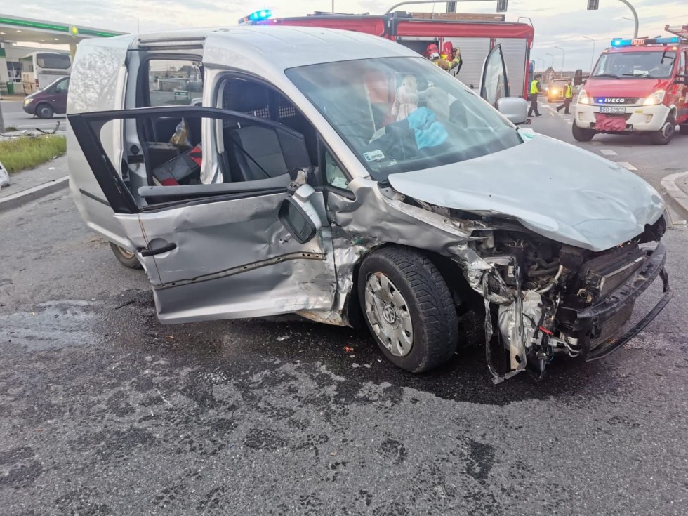 Malbork. Nie ustąpił pierwszeństwa i spowodował wypadek. Kierowcy w szpitalu.