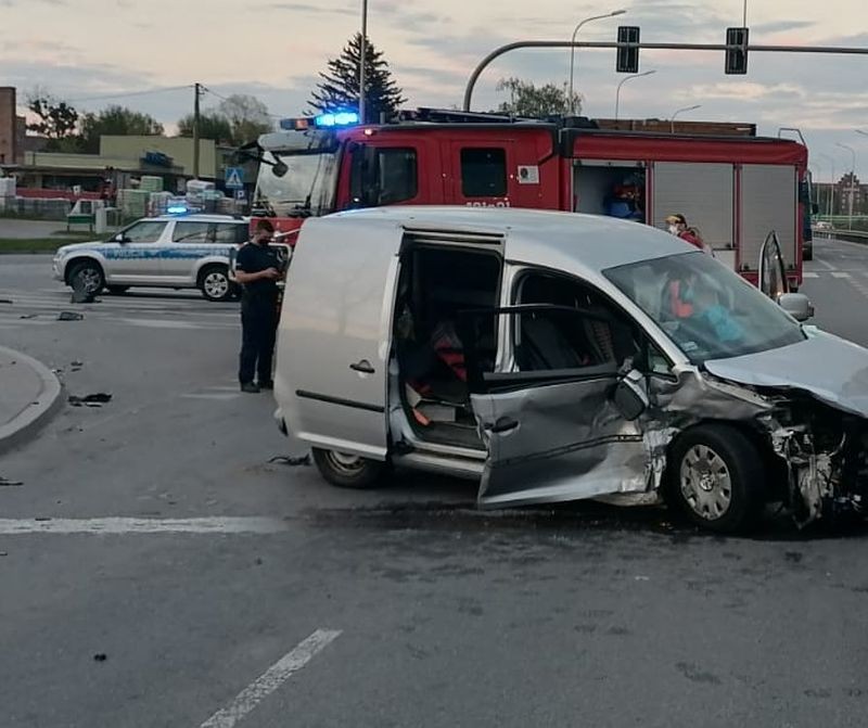 Malbork. Nie ustąpił pierwszeństwa i spowodował wypadek. Kierowcy w szpitalu.