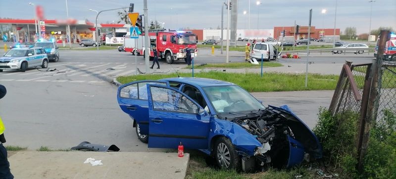 Malbork. Nie ustąpił pierwszeństwa i spowodował wypadek. Kierowcy w szpitalu.