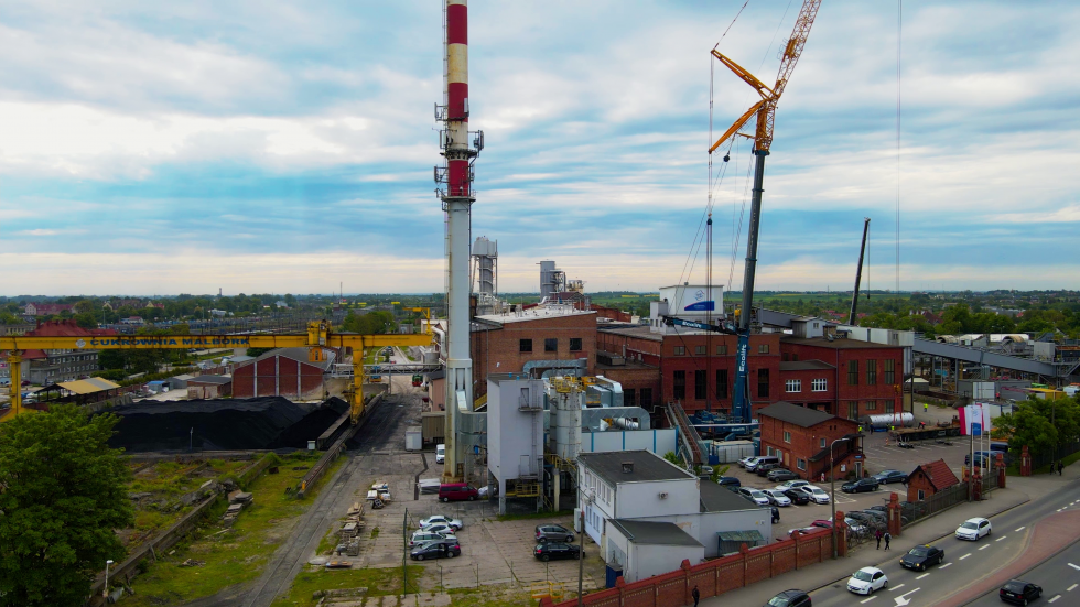 Malbork. Gigantyczny dźwig w centrum miasta. 60-milionowa inwestycja w cukrowni.