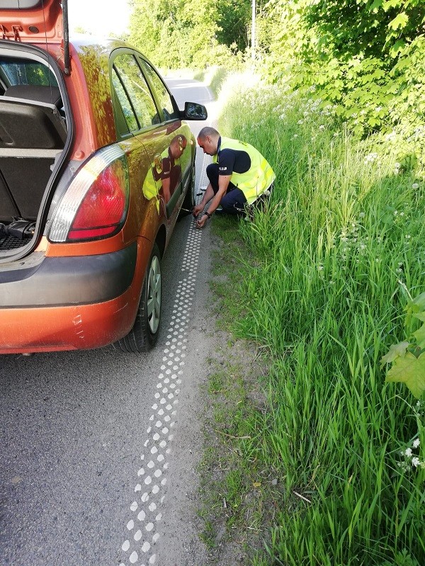 W wyniku dachowania kierowca trafił do szpitala - raport sztumskich służb mundurowych.