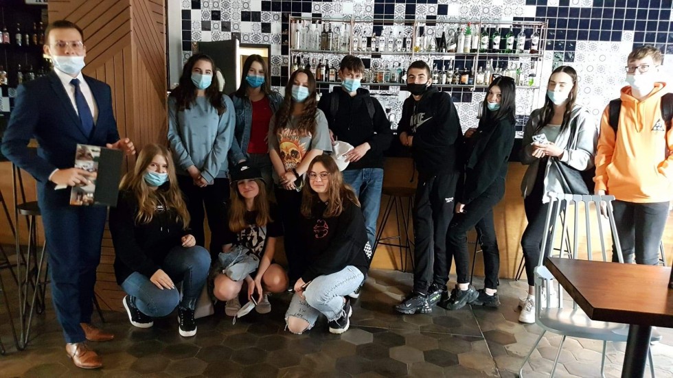 Malbork. Uczniowie ZSP3 z wizytą studyjną w hotelu.