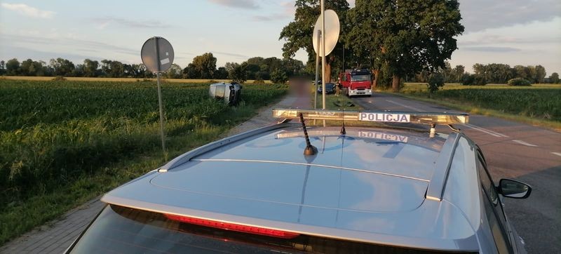 Jedna osoba w szpitalu po zderzeniu dwóch osobówek w Trępnowach – weekendowy raport malborskich służb mundurowych.