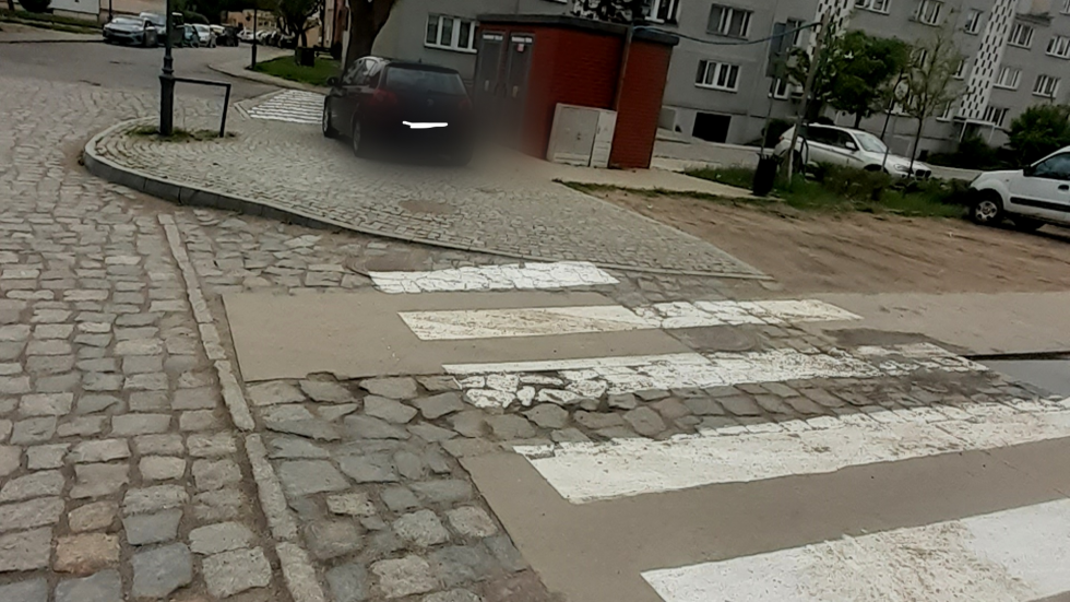 Mistrz (nie tylko) parkowania na Starym Mieście w Malborku.  Czy ktoś w tym mieście może wreszcie uporządkować tę sytuację – pyta mieszkaniec.