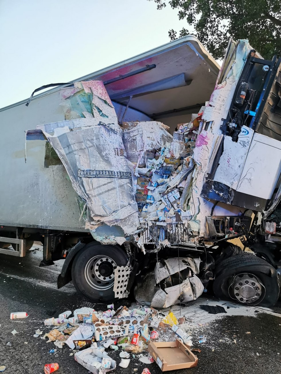 DK22. Zderzenie dwóch ciężarówek – utrudnienia w ruchu mogą potrwać jeszcze kilka godzin.