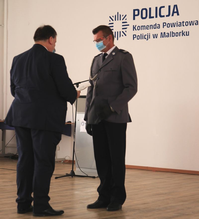 Malbork. Wręczono awanse i wyróżnienia podczas powiatowych obchodów Święta Policji.