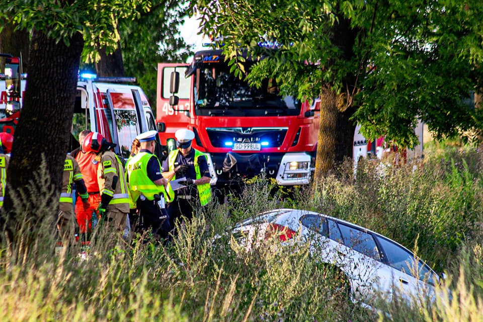 Poszkodowany zabrany LPR po wypadku w Brzózkach – weekendowy raport malborskich służb mundurowych.