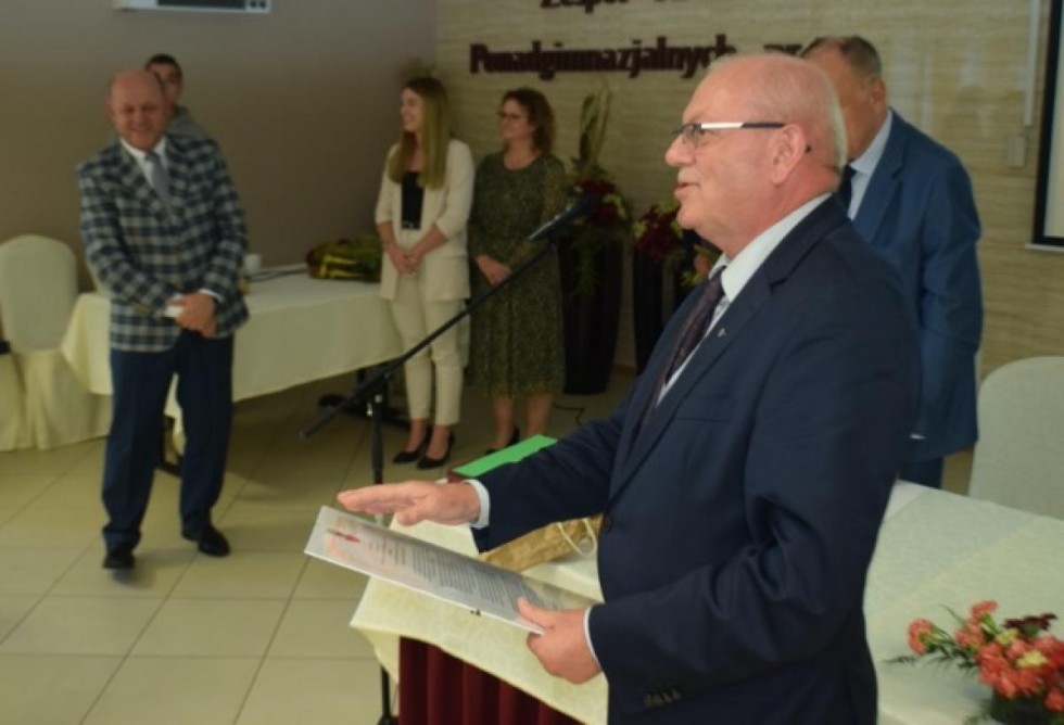 Malbork. Wręczono nagrody starosty i kuratora oświaty dla nauczycieli.